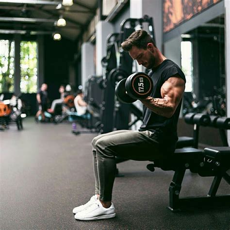 fotos en el gym hombres|Imágenes de Hombre En El Gimnasio .